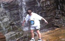 Une cascade  petit dbit en cette priode