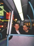 Dans le bus rouge